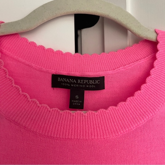 Banana Republic Merino Wool Pink Sweater - Picture 2 of 3